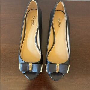 Michael Kors Kiera Peep Toe Wedge sz 8